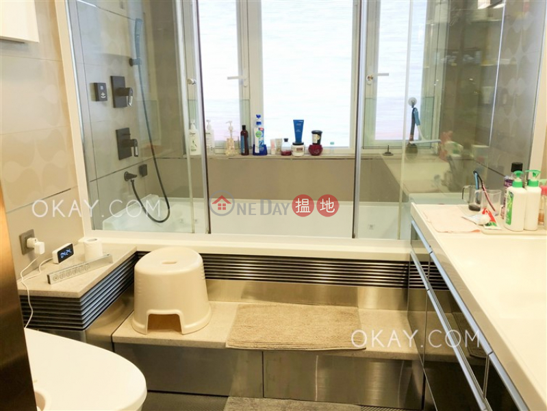 HK$ 2,100萬-利華閣灣仔區2房2廁,實用率高,極高層,露台《利華閣出售單位》