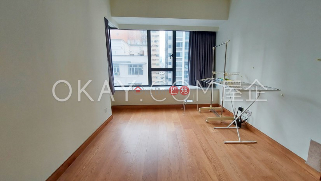 HK$ 40,000/ month Resiglow Wan Chai District | Tasteful 2 bedroom with balcony | Rental