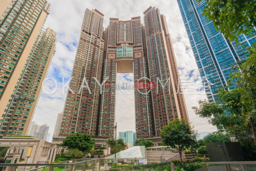 HK$ 55,000/ 月|凱旋門摩天閣(1座)|油尖旺-3房2廁,極高層,星級會所,露台《凱旋門摩天閣(1座)出租單位》