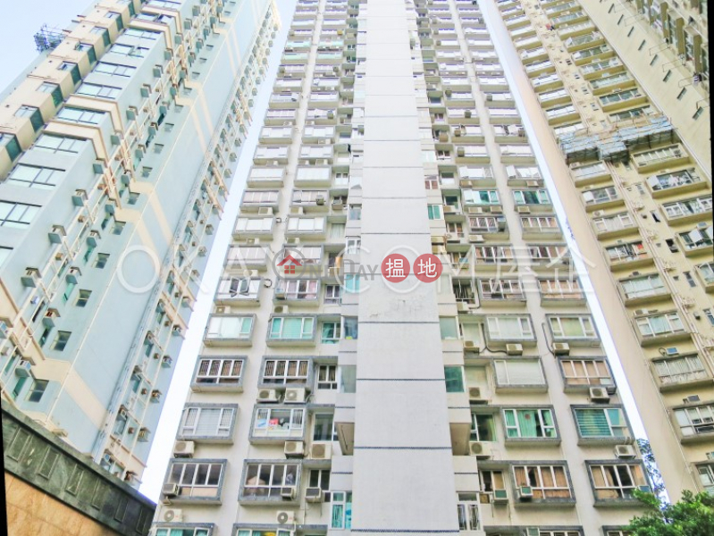 HK$ 39,000/ month, Caroline Height Wan Chai District Rare 2 bedroom on high floor with rooftop & balcony | Rental