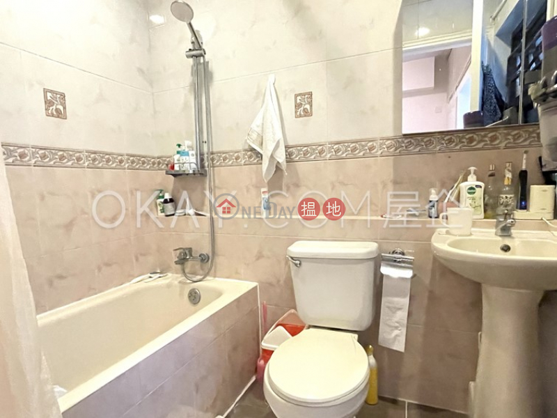 Generous 3 bedroom with terrace | For Sale | Wonderland Villas Estate Block 3 華景山莊3座 Sales Listings