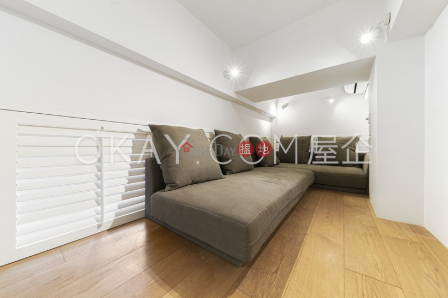 Charming 1 bedroom in Sheung Wan | Rental | 61-63 Hollywood Road 荷李活道61-63號 Rental Listings