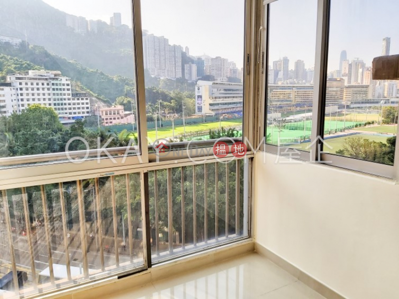 香港搵樓|租樓|二手盤|買樓| 搵地 | 住宅-出售樓盤-3房2廁,實用率高,露台,馬場景雅詩大廈出售單位