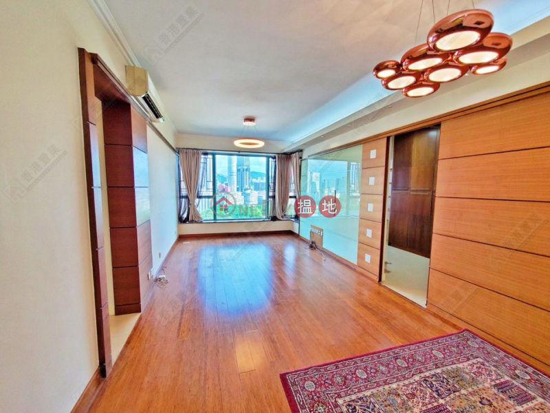 Three bedrooms and one apartment in The Victoria Towers | Tower 3 The Victoria Towers 港景峯3座 Sales Listings