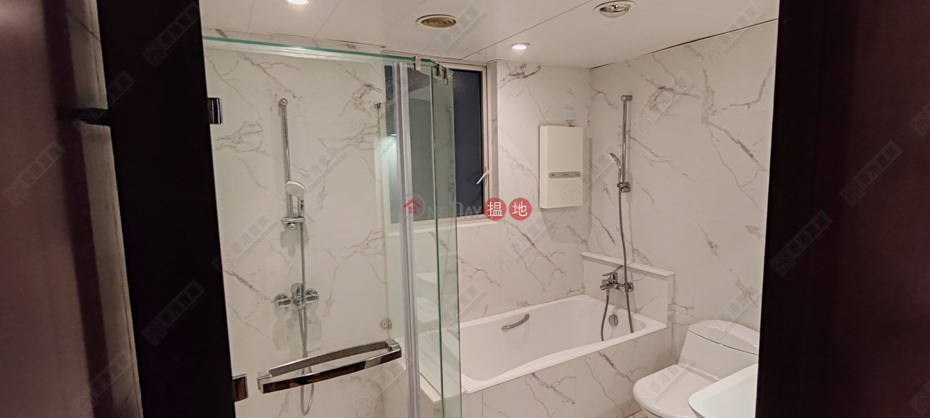 Three bedrooms and one apartment in The Harbourside 1 Austin Road West | Yau Tsim Mong | Hong Kong, Sales HK$ 38M