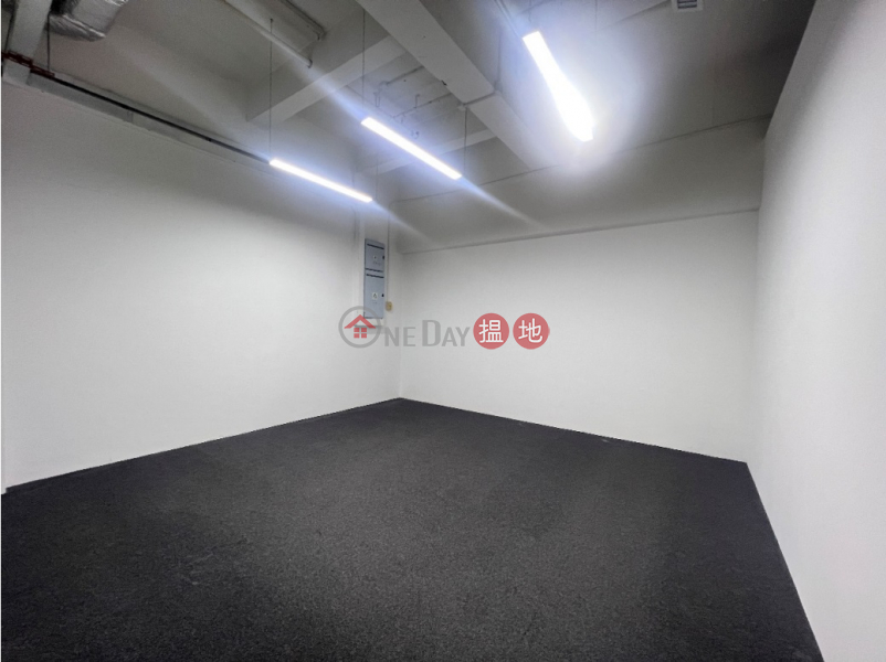 HK$ 108,756/ month Saxon Tower, Cheung Sha Wan | Lai Chi Kok Seton Center: Grade A Office Building With Elegant Lobby. Great Office Decoration.