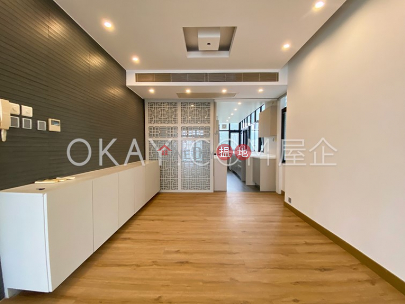 Rare 2 bedroom with balcony | Rental, Tower 2 37 Repulse Bay Road 淺水灣道 37 號 2座 Rental Listings | Southern District (OKAY-R25601)