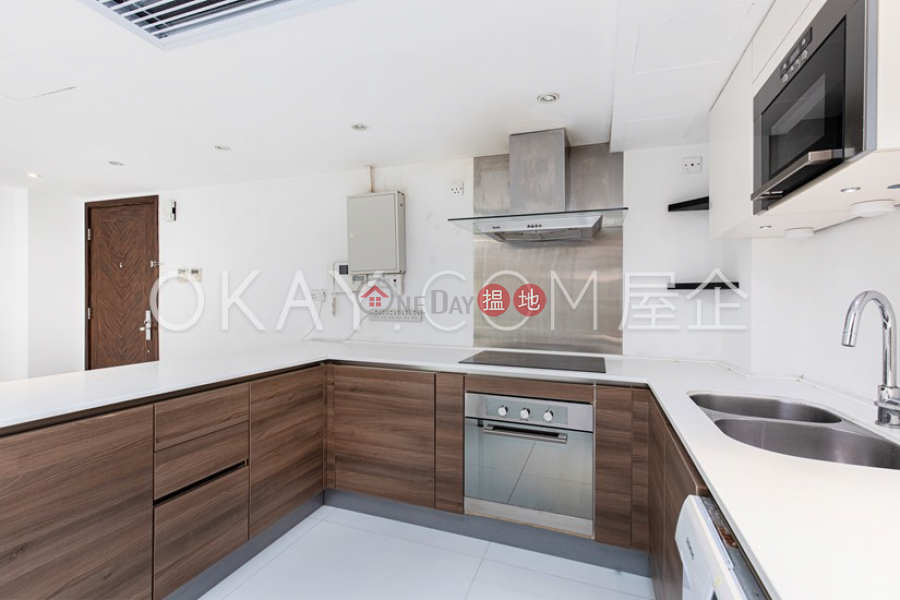 Lovely 2 bedroom with balcony | Rental | 216 Victoria Road | Western District, Hong Kong | Rental HK$ 35,000/ month