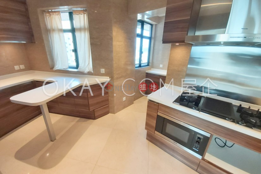 HK$ 75,000/ month, Hillsborough Court | Central District Efficient 3 bed on high floor with sea views & parking | Rental