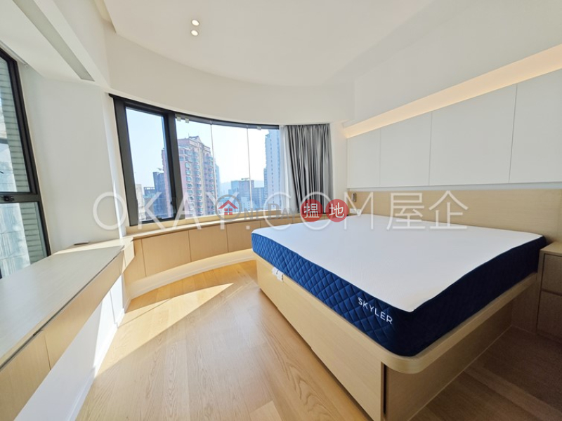 HK$ 48,000/ month Palatial Crest, Western District Stylish 3 bedroom with sea views | Rental