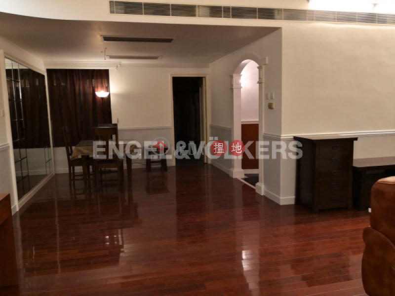 3 Bedroom Family Flat for Sale in Mid Levels West | Regal Crest 薈萃苑 Sales Listings