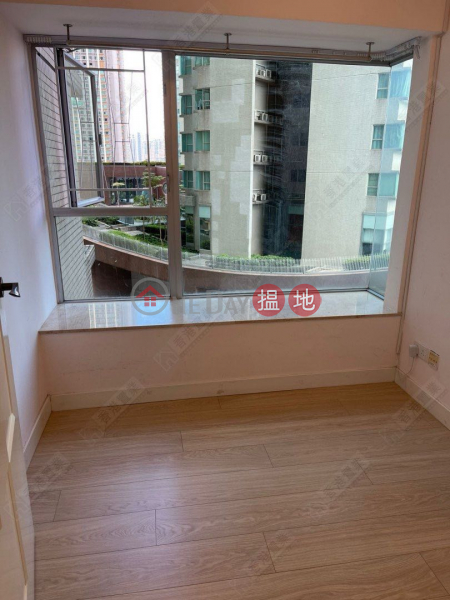 HK$ 20M The Waterfront Phase 1 Tower 3 | Yau Tsim Mong | Three bedrooms and one apartment in The Waterfront