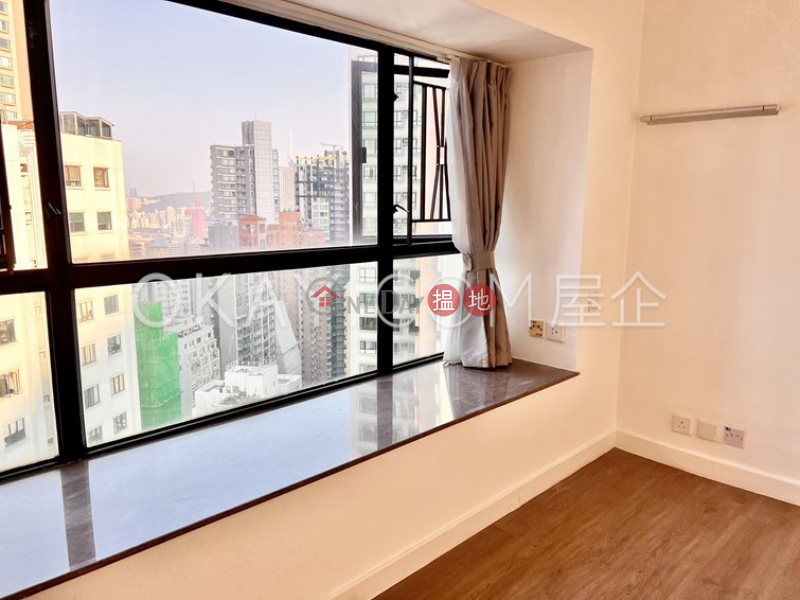 HK$ 36,000/ month | Primrose Court, Western District | Nicely kept 3 bedroom on high floor with sea views | Rental