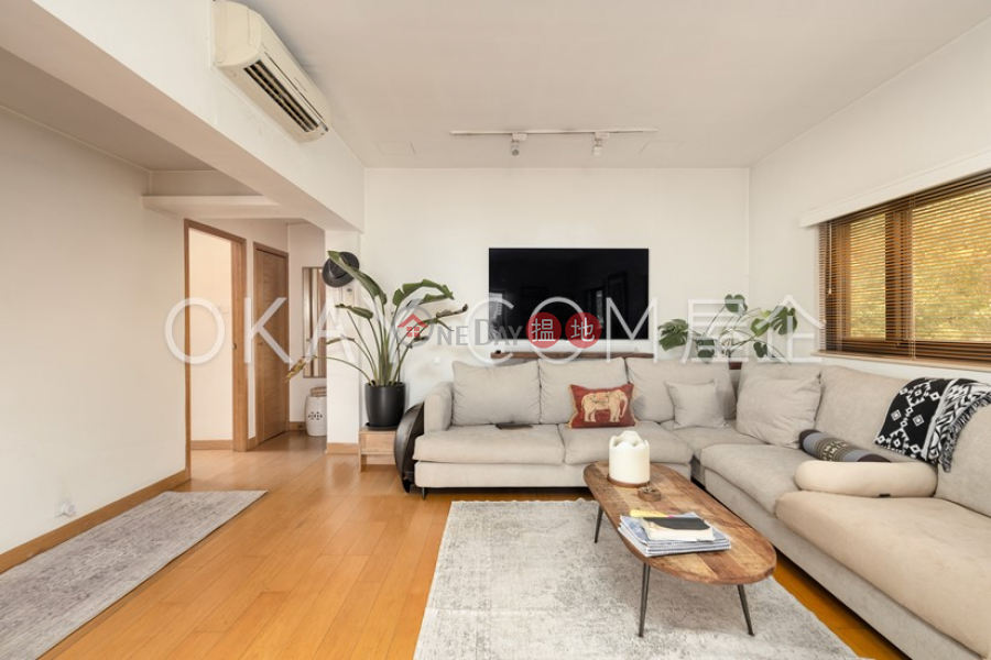 HK$ 17M | 2 Tramway Path, Central District | Tasteful 2 bedroom on high floor with balcony | For Sale