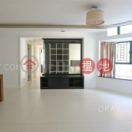 Gorgeous 3 bedroom in Mid-levels West | For Sale | Scholastic Garden 俊傑花園 _0
