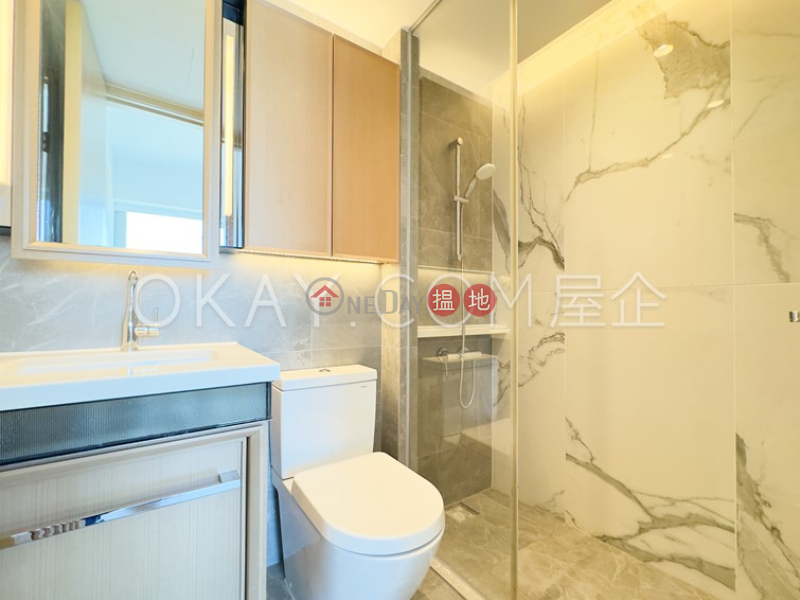 HK$ 25,700/ month | The Bonham Mansion, Western District | Generous 1 bedroom on high floor with balcony | Rental