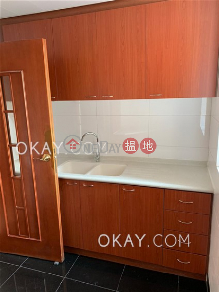 Popular 3 bedroom with balcony & parking | For Sale | 2 Park Road 柏道2號 Sales Listings