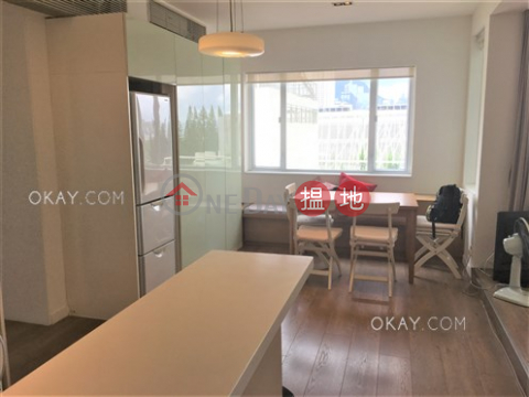 Rare 1 bedroom with balcony | For Sale, Block B Triumph Court 凱旋大廈 B座 | Eastern District (OKAY-S294301)_0