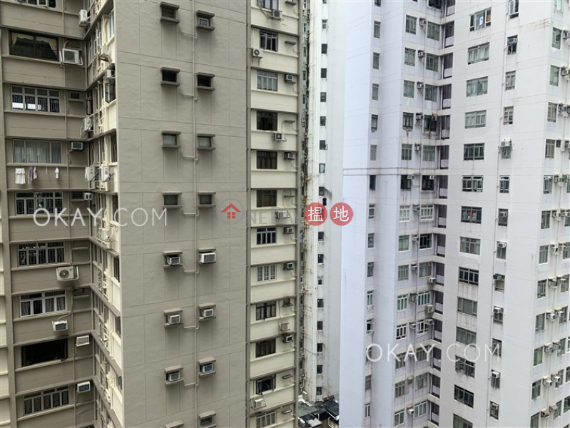 HK$ 30,000/ month, Po Wah Court Wan Chai District | Charming 2 bedroom with balcony | Rental