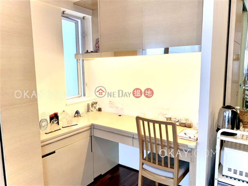 Practical 2 bedroom on high floor | For Sale | Kiu Hong Mansion 僑康大廈 Sales Listings