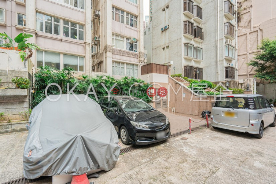 HK$ 8M, Woodland Court | Western District, Unique 2 bedroom in Mid-levels West | For Sale