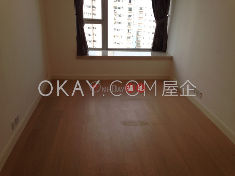 HK$ 45,000/ month Lexington Hill Western District Stylish 3 bed on high floor with harbour views | Rental