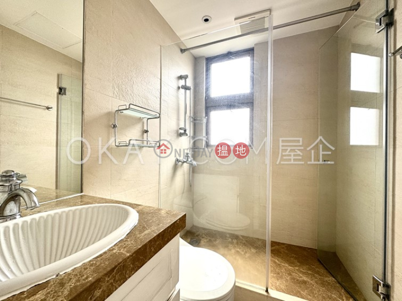 HK$ 25.8M, Parkview Club & Suites Hong Kong Parkview | Southern District, Charming 2 bedroom on high floor with parking | For Sale