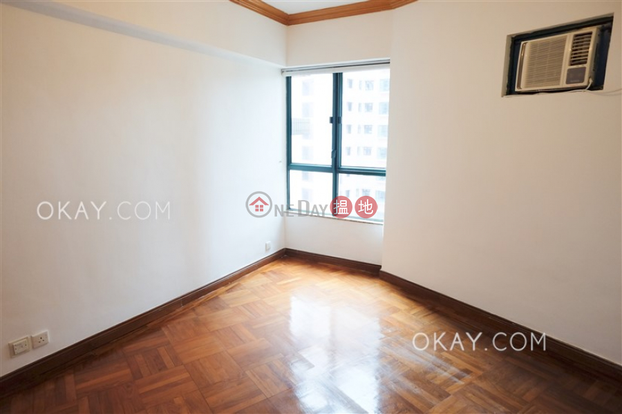HK$ 36,000/ month, Hillsborough Court Central District, Charming 2 bedroom on high floor with parking | Rental