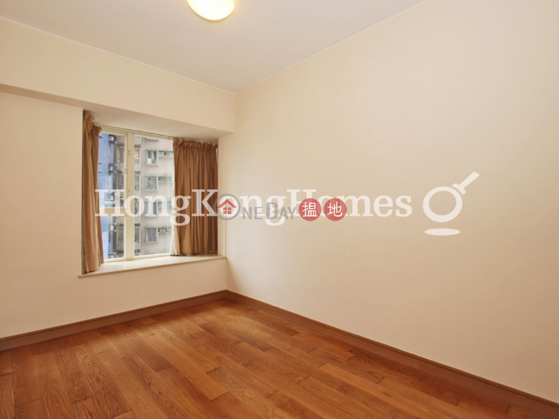 HK$ 36,500/ month Centrestage, Central District 3 Bedroom Family Unit for Rent at Centrestage