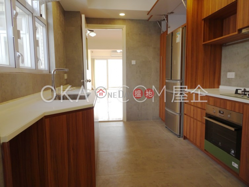 HK$ 78,000/ month, Repulse Bay Garden Southern District | Beautiful 3 bed on high floor with sea views & balcony | Rental