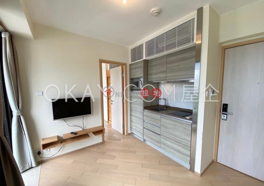 HK$ 25,000/ month Coho, Wan Chai District | Charming 1 bed on high floor with sea views & balcony | Rental