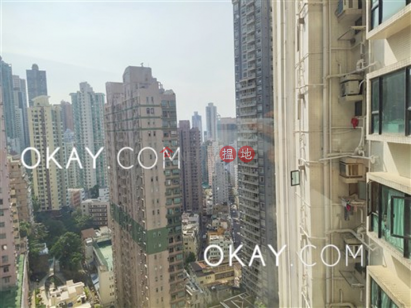 HK$ 25M, Centre Point, Central District | Tasteful 3 bedroom on high floor with balcony | For Sale