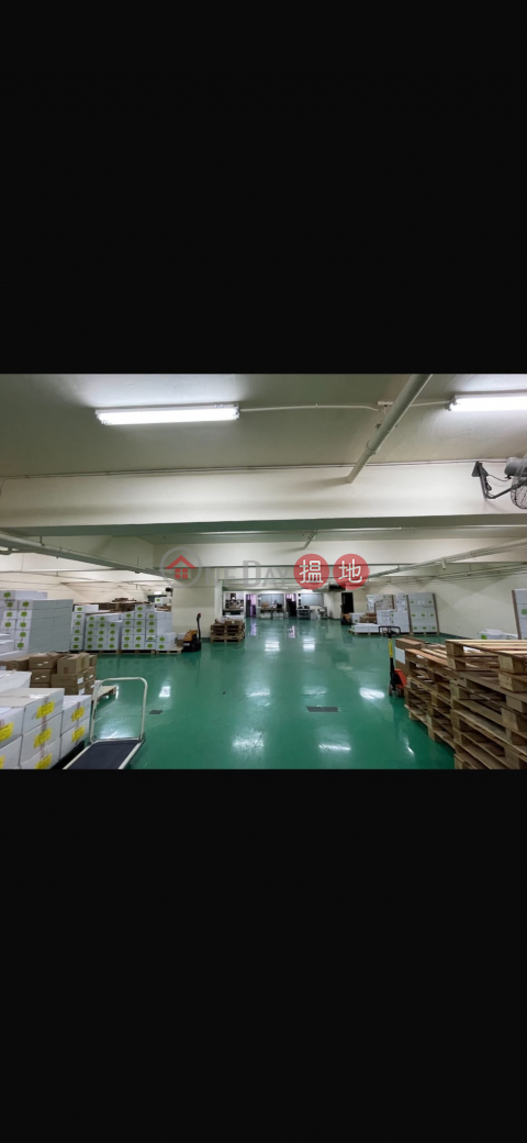 Large cargo space available, suitable for large containers, new, clean, practical, well-organized | Riley House 達利中心 _0