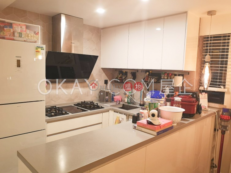 HK$ 14.5M | Corona Tower, Central District, Lovely 3 bedroom in Mid-levels West | For Sale