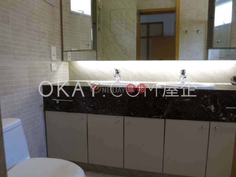 HK$ 85,000/ month | Ho\'s Villa, Southern District | Stylish 3 bedroom with balcony & parking | Rental