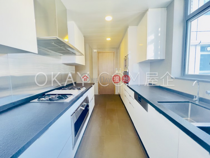 HK$ 73,000/ month | Phase 4 Bel-Air On The Peak Residence Bel-Air, Southern District | Luxurious 2 bed on high floor with balcony & parking | Rental