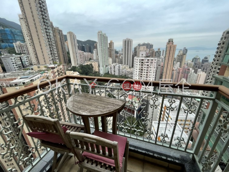 Charming 3 bedroom with harbour views & balcony | Rental | 2 Park Road 柏道2號 Rental Listings