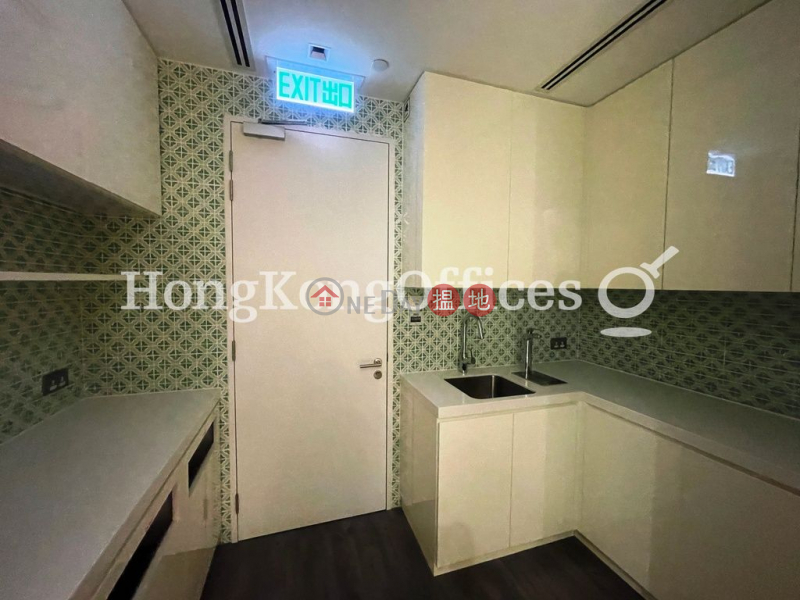 HK$ 122,262/ month The Centrium , Central District | Office Unit for Rent at The Centrium