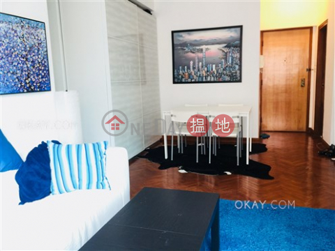 Popular 2 bedroom on high floor with parking | For Sale | Hillsborough Court 曉峰閣 _0