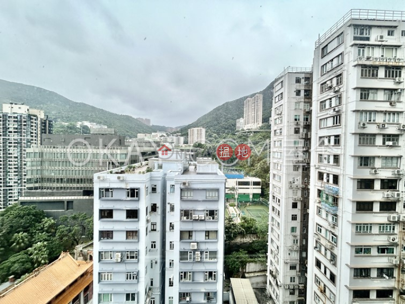 HK$ 32,000/ month, Shan Kwong Tower | Wan Chai District Stylish 2 bedroom on high floor with balcony & parking | Rental