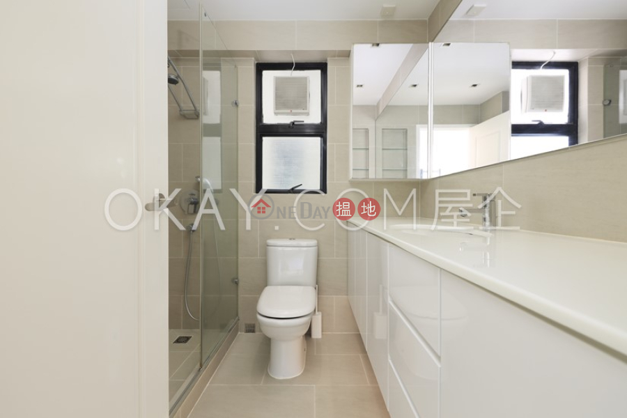 Intimate 3 bedroom in Discovery Bay | For Sale | Discovery Bay, Phase 5 Greenvale Village, Greenmont Court (Block 8) 愉景灣 5期頤峰 蔚山閣(8座) Sales Listings