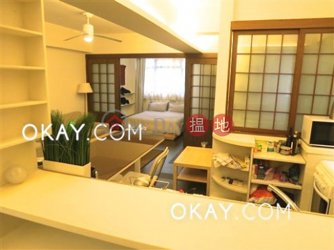 Stylish 2 bedroom on high floor with rooftop | For Sale | Tak Yan Building 德仁大廈 _0