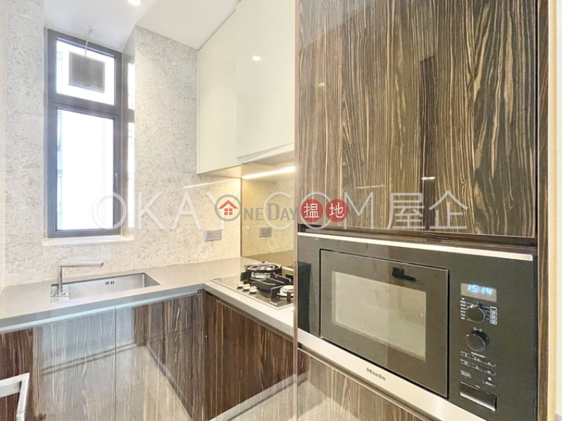 HK$ 31,000/ month Jones Hive Wan Chai District | Elegant 3 bedroom with terrace & balcony | Rental