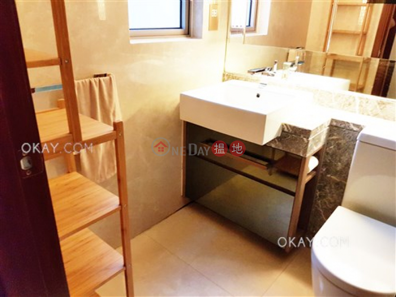 Elegant 2 bedroom with balcony | For Sale | The Avenue Tower 1 囍匯 1座 Sales Listings