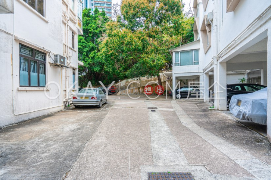 HK$ 62,000/ month | 98 Repulse Bay Road Southern District, Efficient 3 bedroom with terrace & parking | Rental