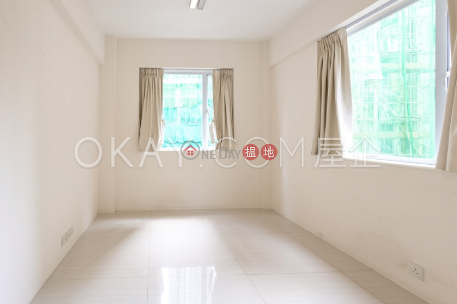 HK$ 46,000/ month, 77-79 Wong Nai Chung Road Wan Chai District Nicely kept 2 bed on high floor with racecourse views | Rental