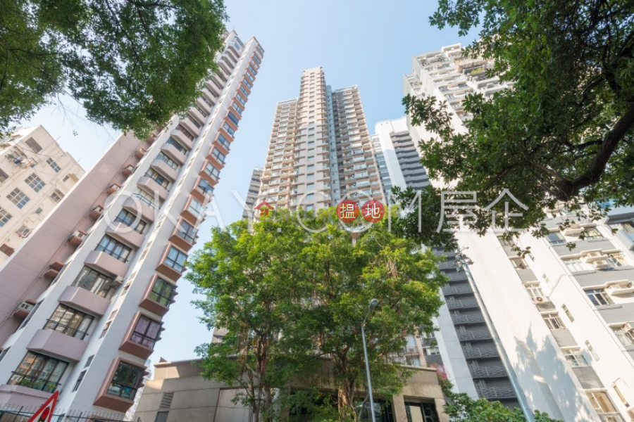 HK$ 29,000/ month Hilary Court, Western District | Tasteful 1 bedroom on high floor with balcony | Rental