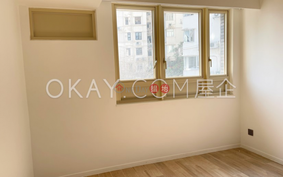 Lovely 2 bedroom in Mid-levels Central | Rental | St. Joan Court 勝宗大廈 Rental Listings