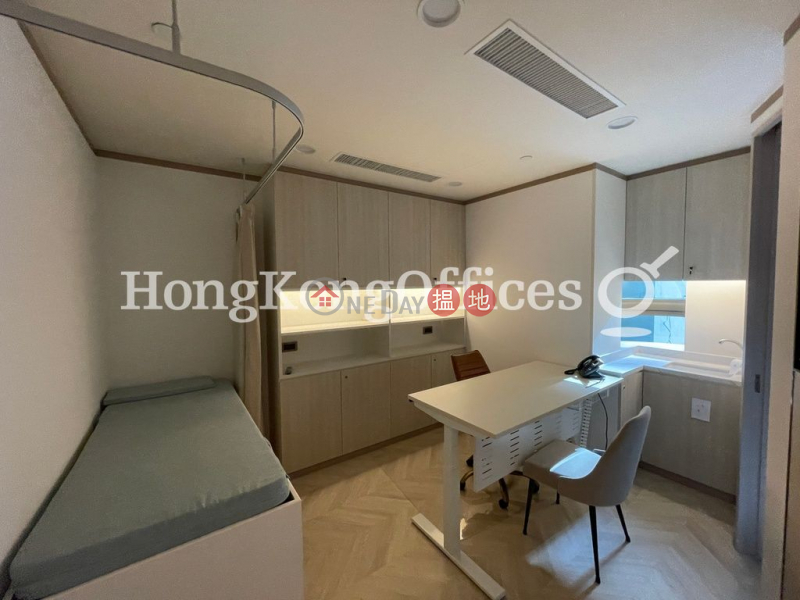 HK$ 120,720/ month 152 Queen\'s Road Central, Central District, Office Unit for Rent at 152 Queen\'s Road Central