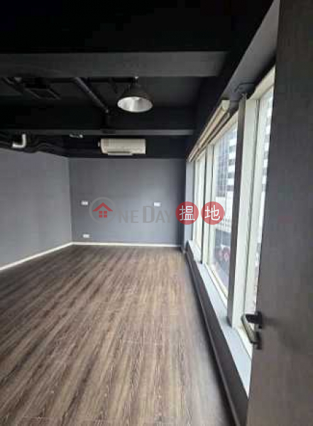 HK$ 80,000/ 月英光大廈灣仔區電話: 98755238, 有平台